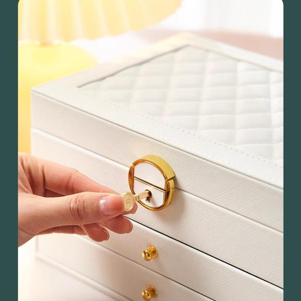 Jewelry storage box