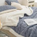 Blankets & Throws