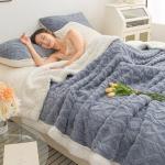 Blankets & Throws